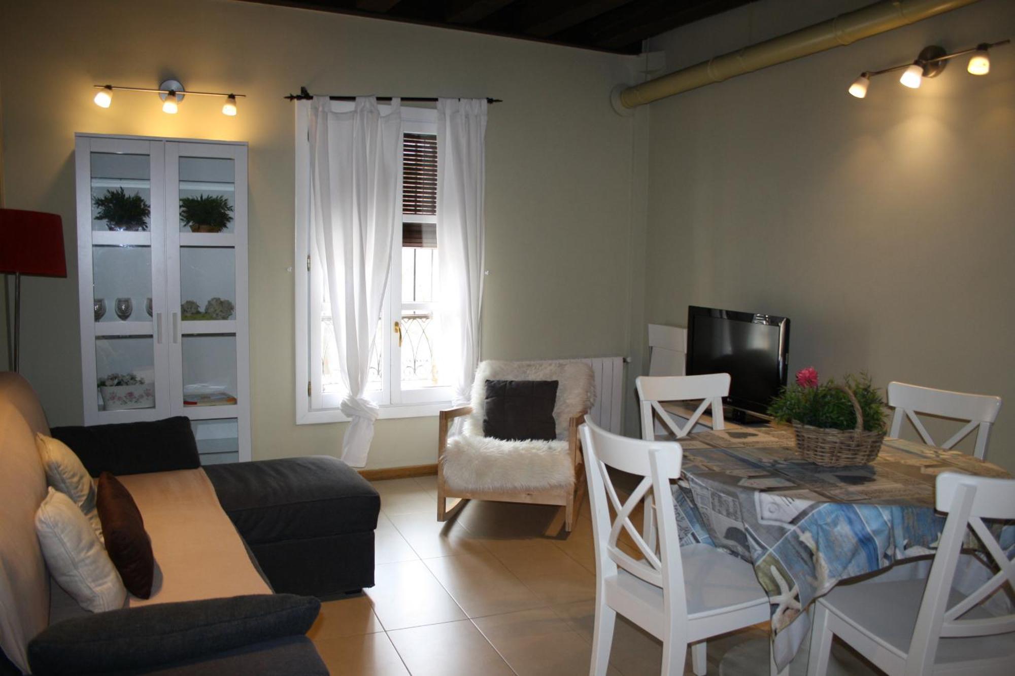 Refitolería Apartamentos Segóvia Exterior foto