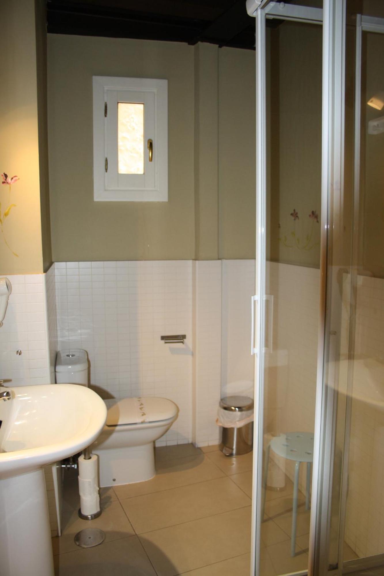Refitolería Apartamentos Segóvia Exterior foto